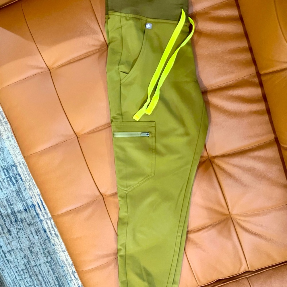 Women’s Figs Martini Olive Joggers XXS-P